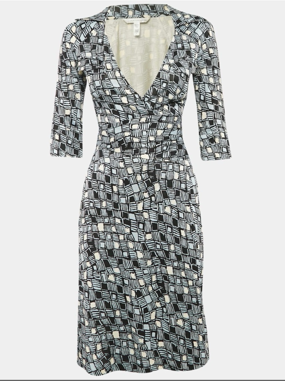 Diane von Furstenberg 100% Silk Printed Wrap Dress